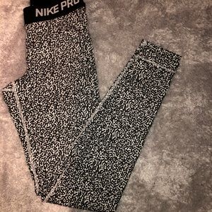 Nike Pro Dry-Fit Leggings | XS